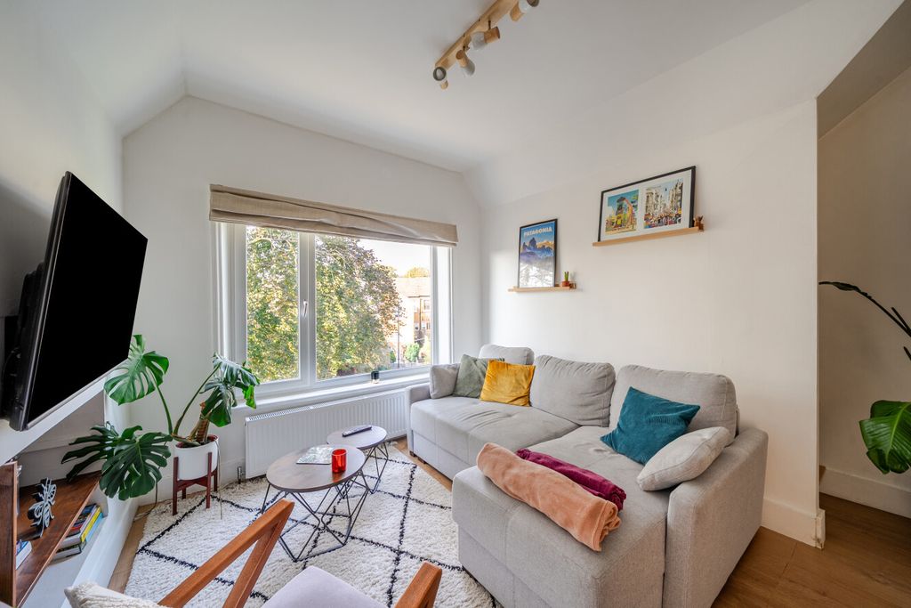 Property photo 3 of 11 1523739-6-6Abb992...