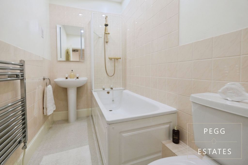 Property photo 3 of 20