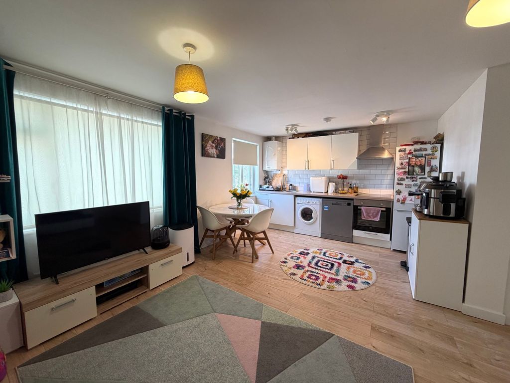 Property photo 2 of 7