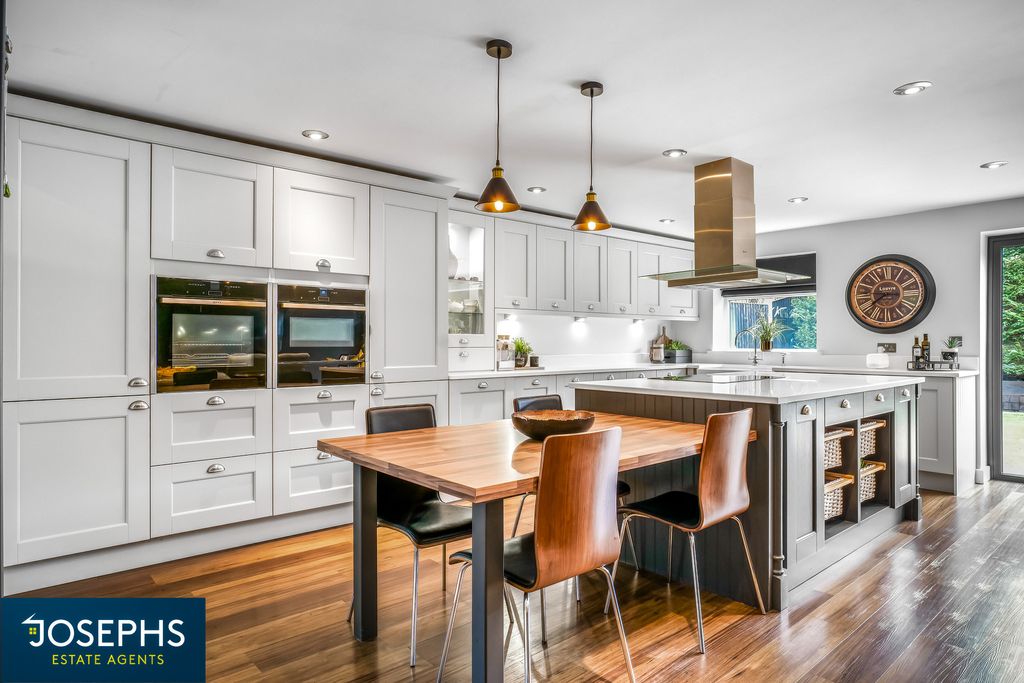 Property photo 3 of 52