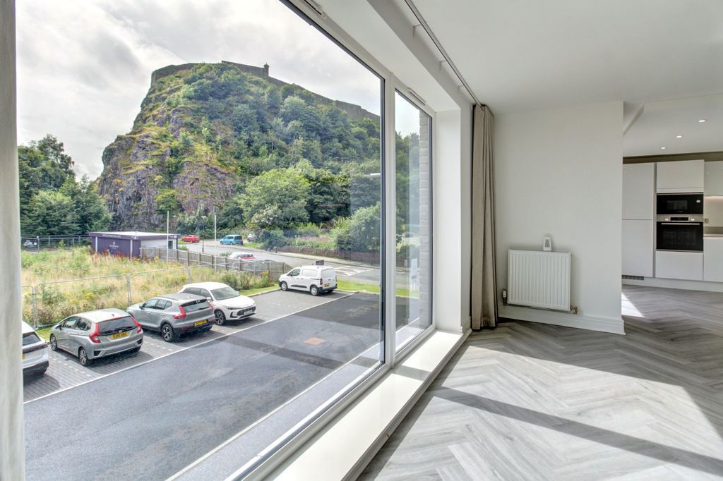 2 bed flat for saleCastlegate Avenue, Dumbarton G82 photo 4