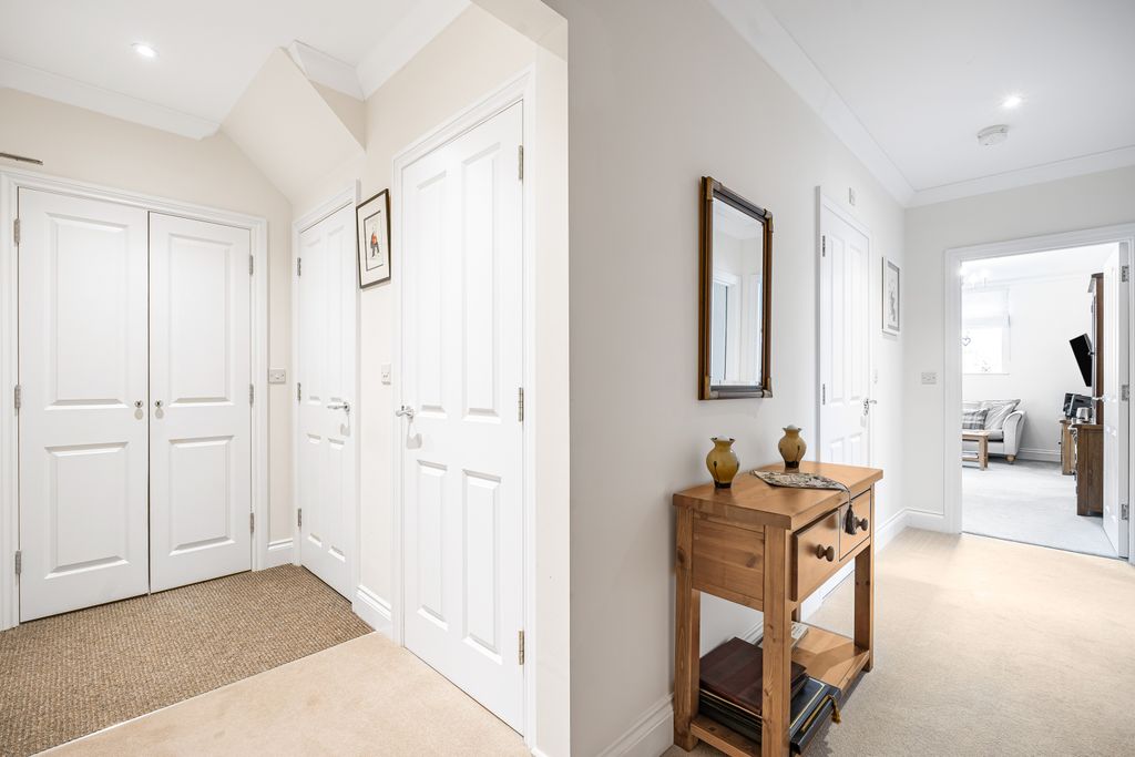 Additional image 10 of 2 bed flat for saleMerritts Meadow, Petersfield, Hampshire GU31