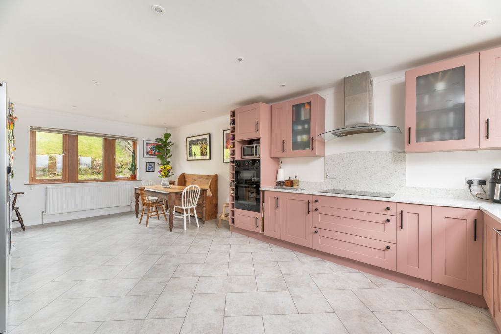 Property photo 3 of 33 Dining Kitchen