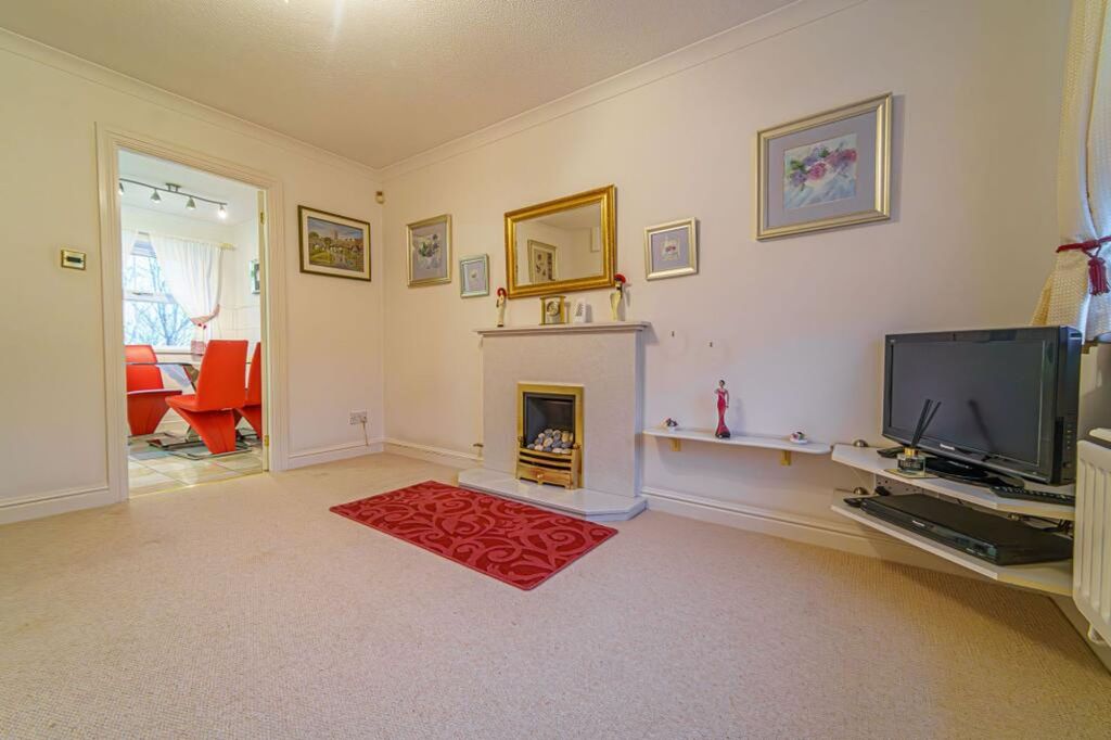 Property photo 2 of 28