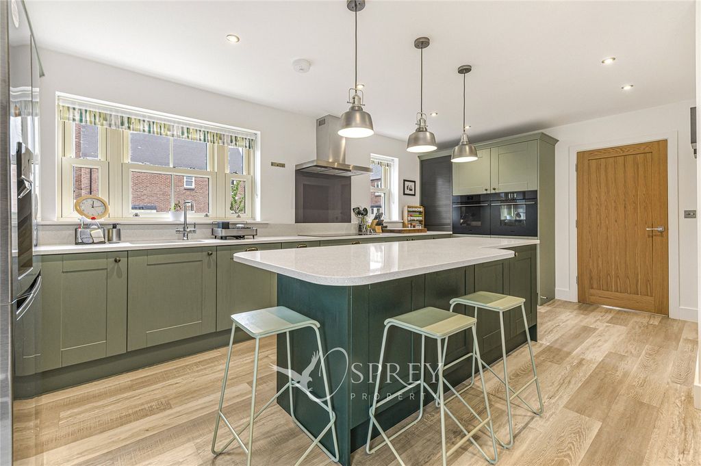Property photo 3 of 19 Kitchen/Diner