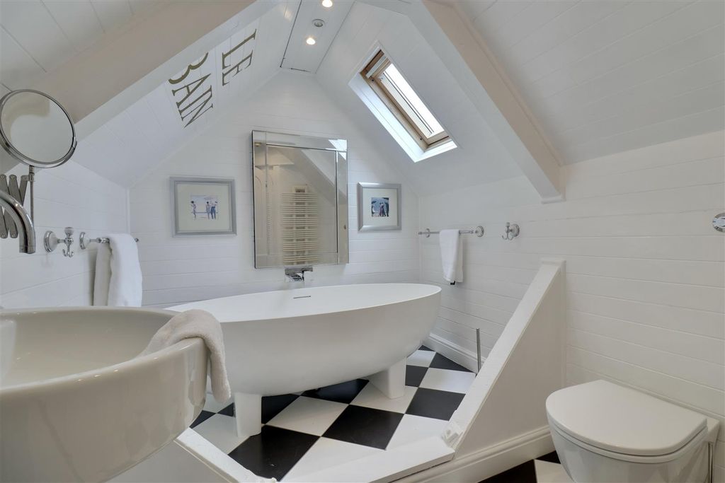Additional image 22 of 3 bed maisonette for saleLangstone High Street, Havant PO9