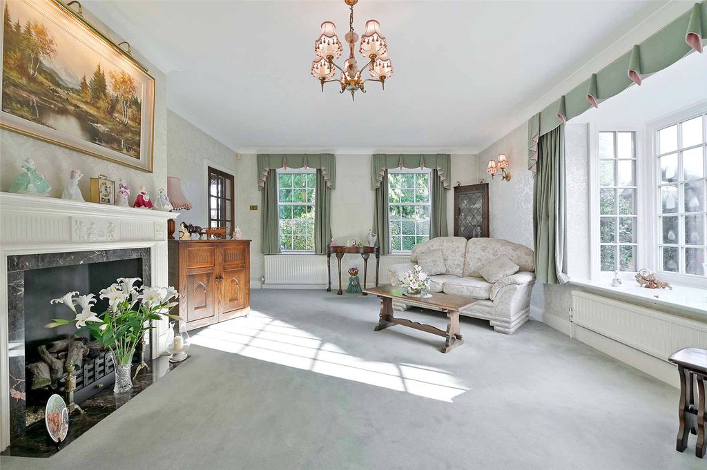 Property photo 3 of 19 Drawing Room