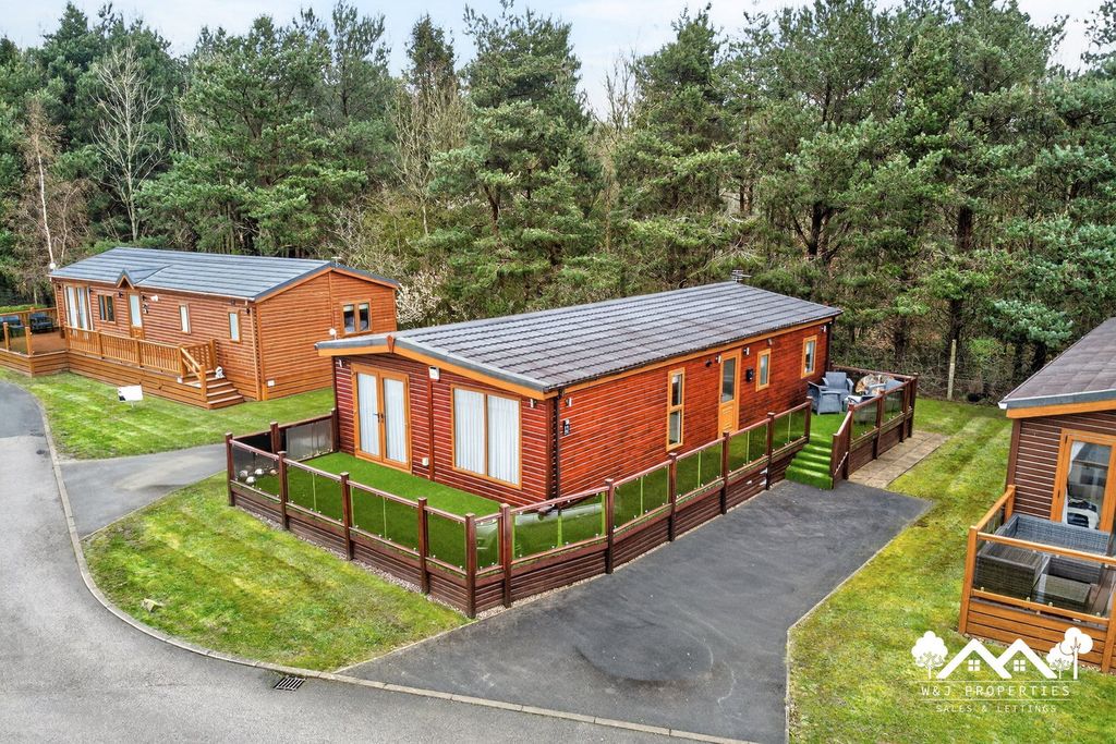 Property photo 1 of 39