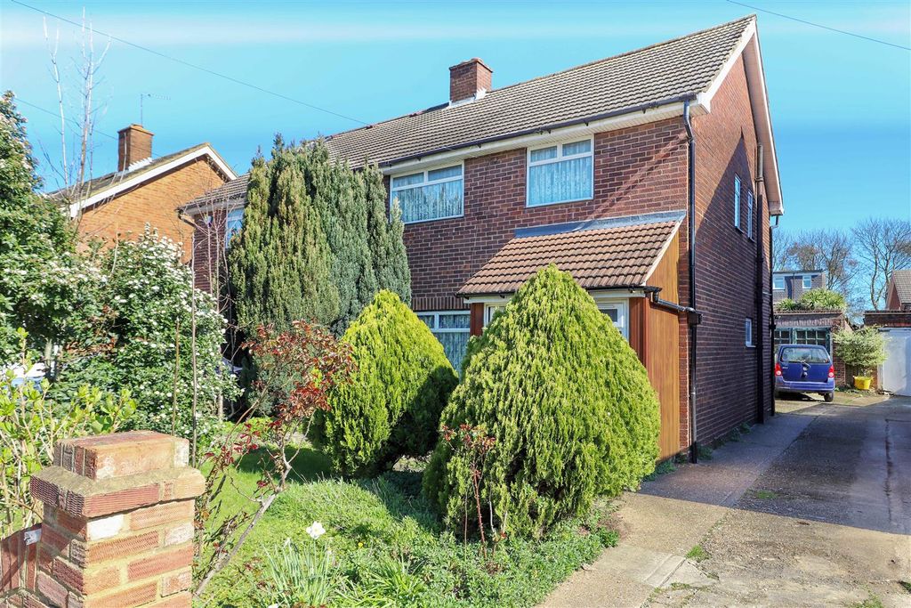 Property photo 1 of 10 External