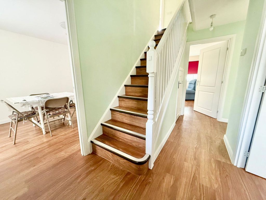 Property photo 2 of 39