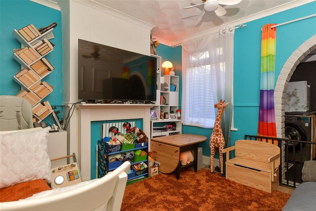 Property photo 1 of 9 Dining Area