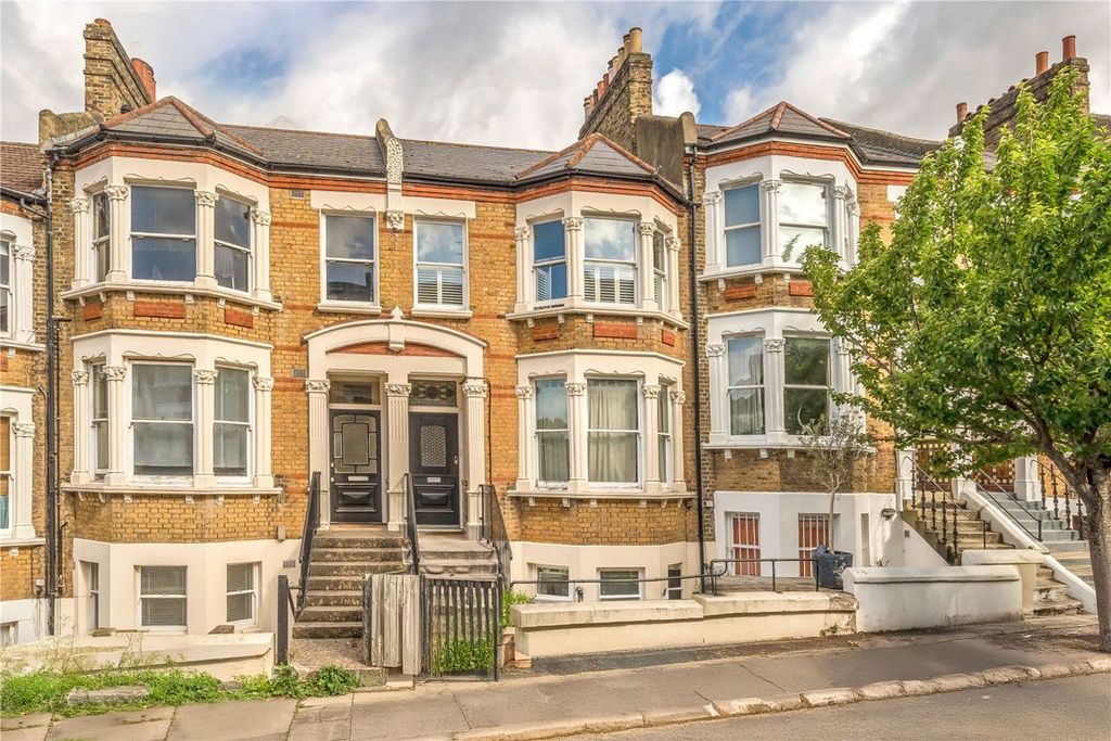 Property photo 1 of 11