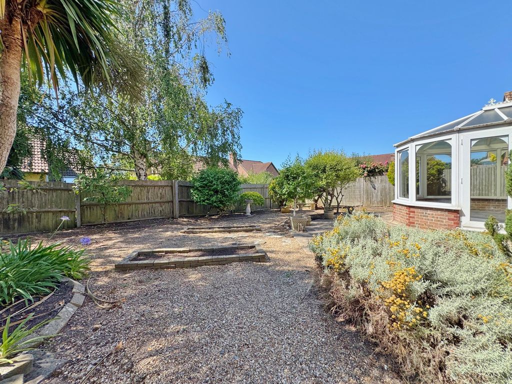 Property photo 3 of 28