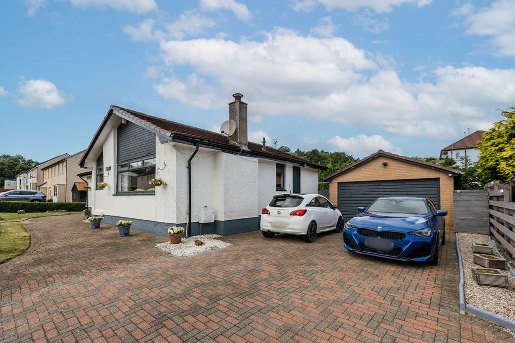Property photo 2 of 40