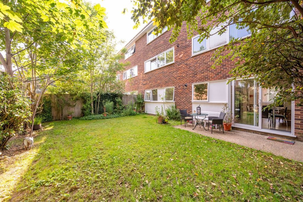 Property photo 3 of 12