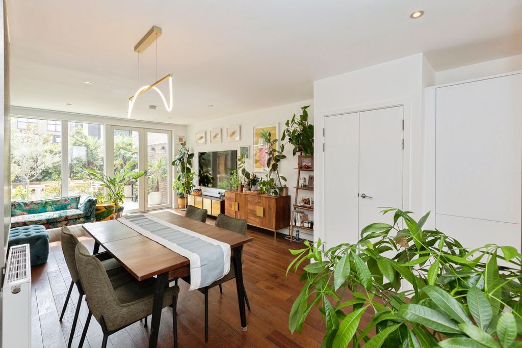 Property photo 3 of 23 190826_Abercrombie__31