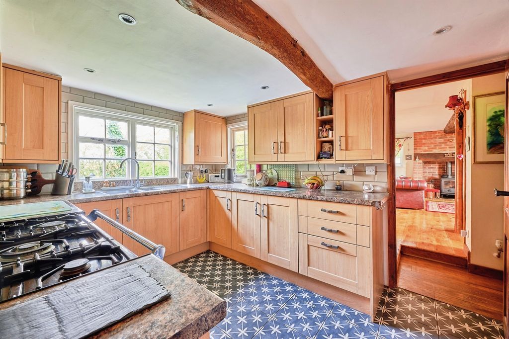 Property photo 3 of 18