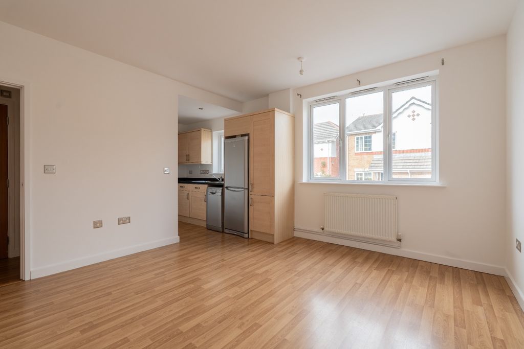 Property photo 2 of 11 4572722