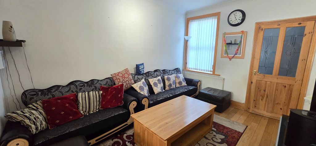 Property photo 2 of 18