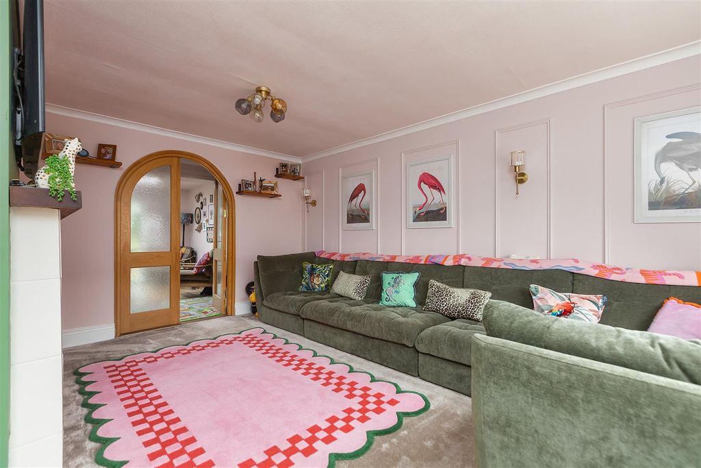 Property photo 2 of 21