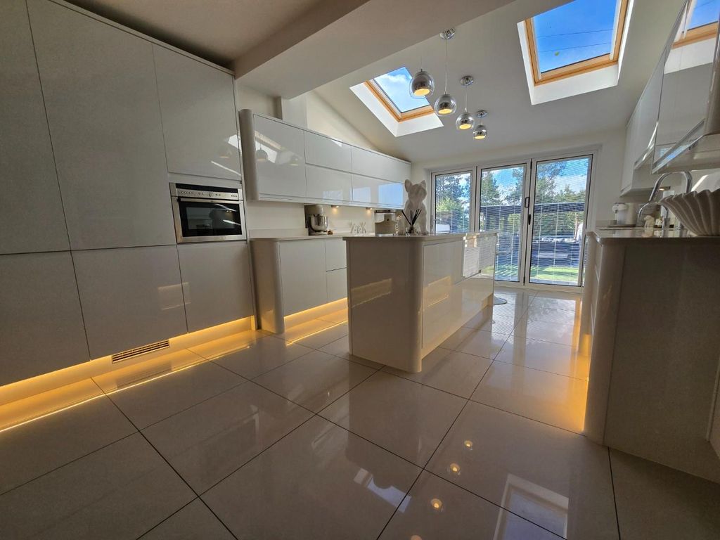Property photo 2 of 26 Kitchen