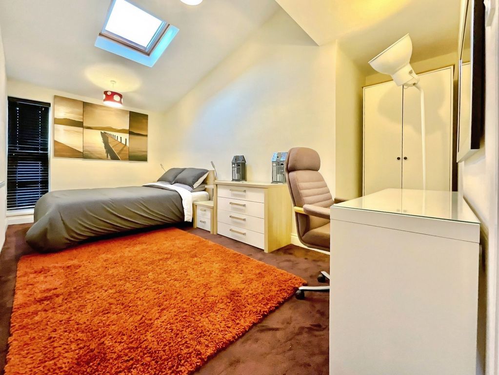 Property photo 3 of 9 Bedroom 1