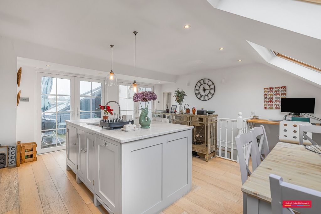 Property photo 3 of 26 Picture No. 09