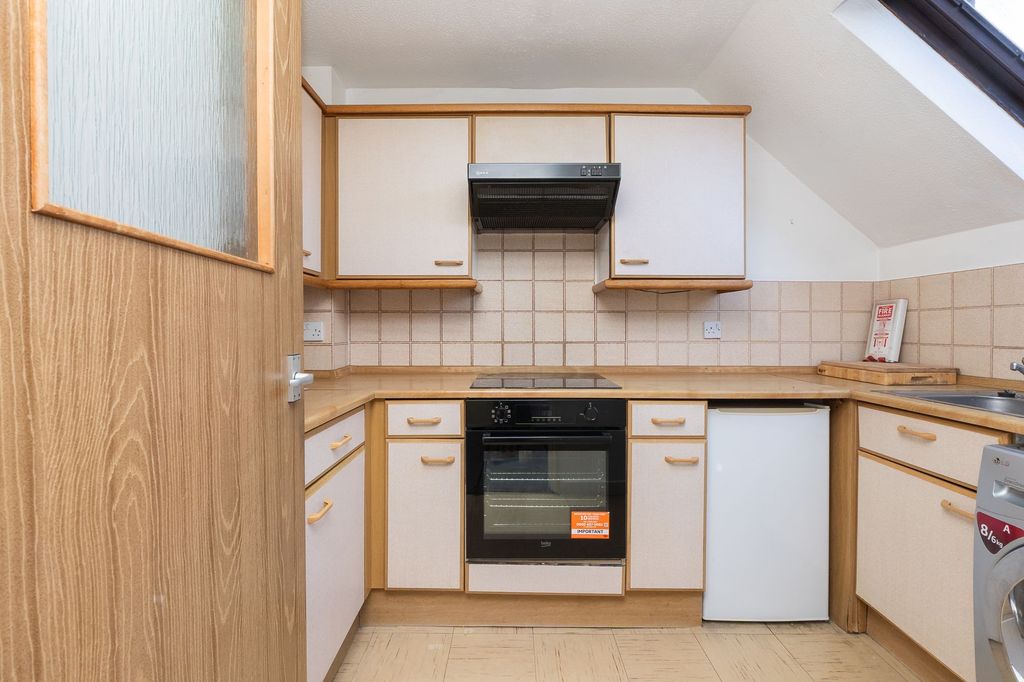 Property photo 2 of 25