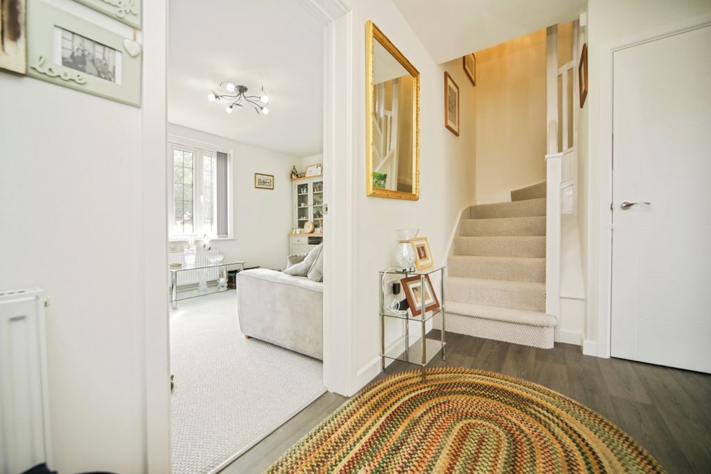 Property photo 2 of 17 Pbox-Img.Jpg