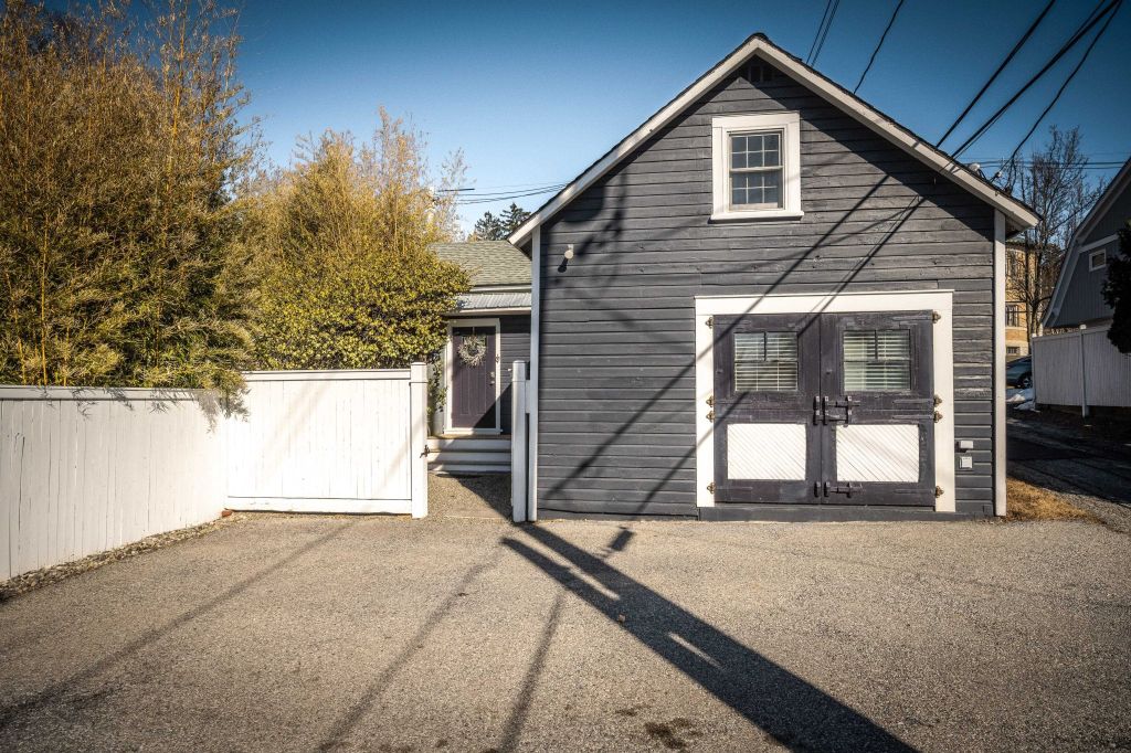 Property photo 3 of 12 <Alttext/>