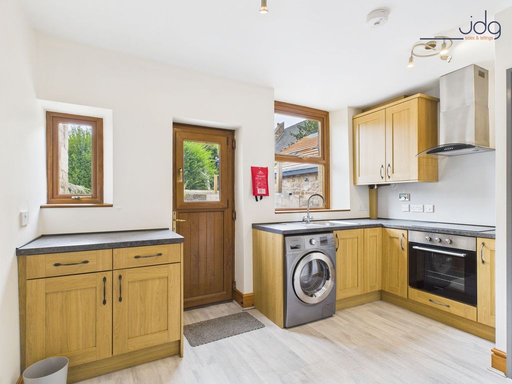 Property photo 3 of 9 Kitchen