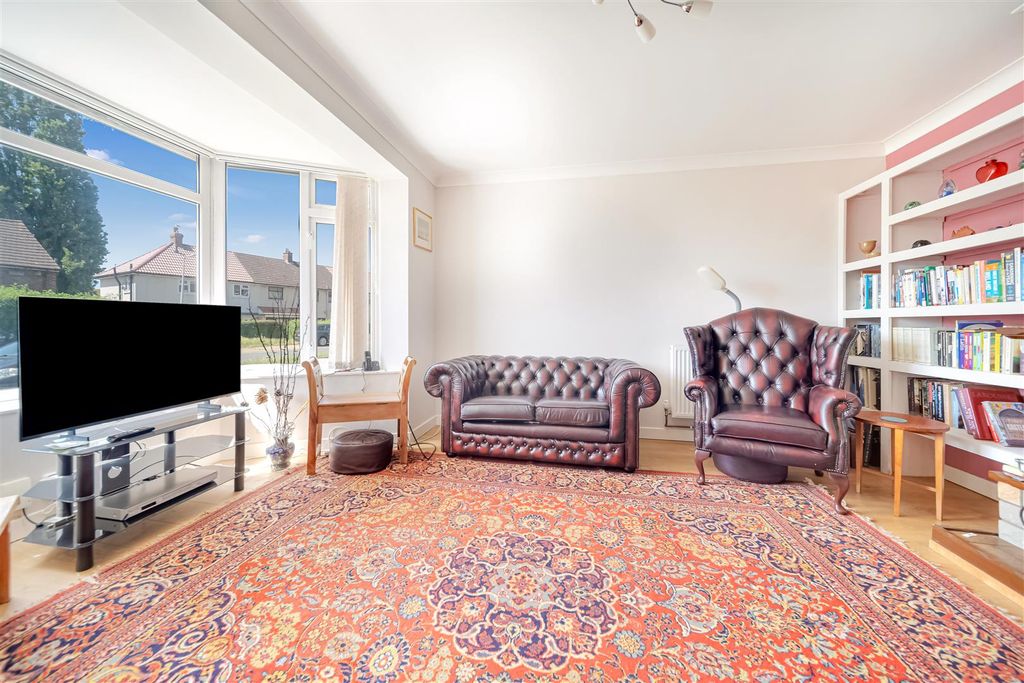Property photo 3 of 13 Donegal Rd-17.Jpg