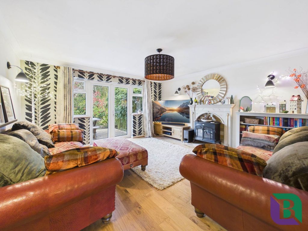 Property photo 2 of 27