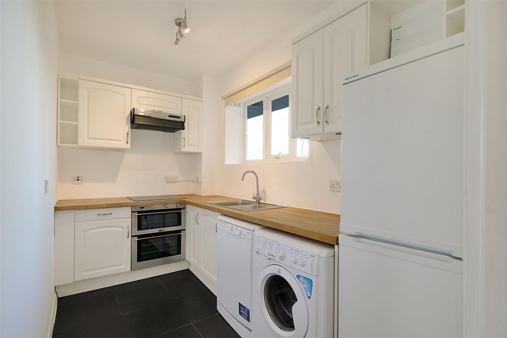 Property photo 3 of 14 Ormonde Court