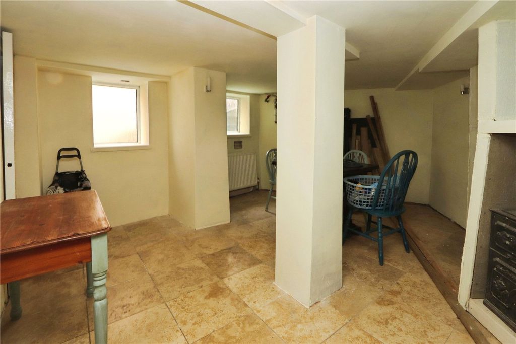 Property photo 2 of 24 Picture No. 19