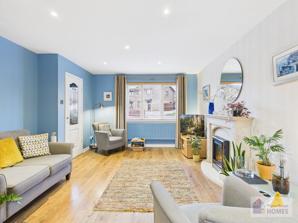 Property photo 2 of 28