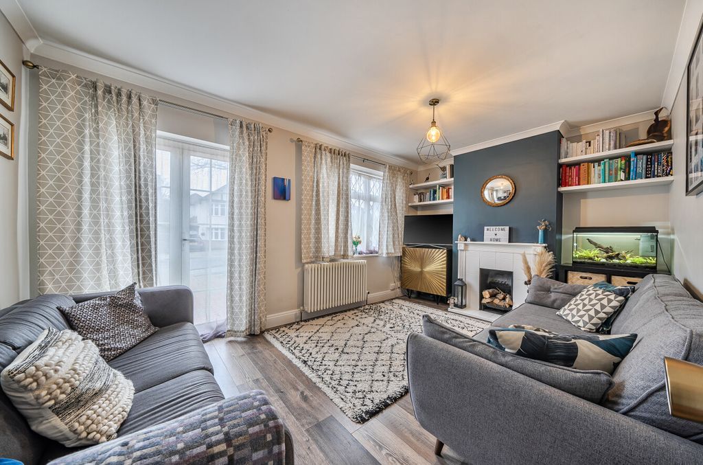 Property photo 2 of 20 1399985-3-6969861...