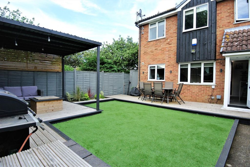 Property photo 1 of 12 Pc Garden2.Jpg