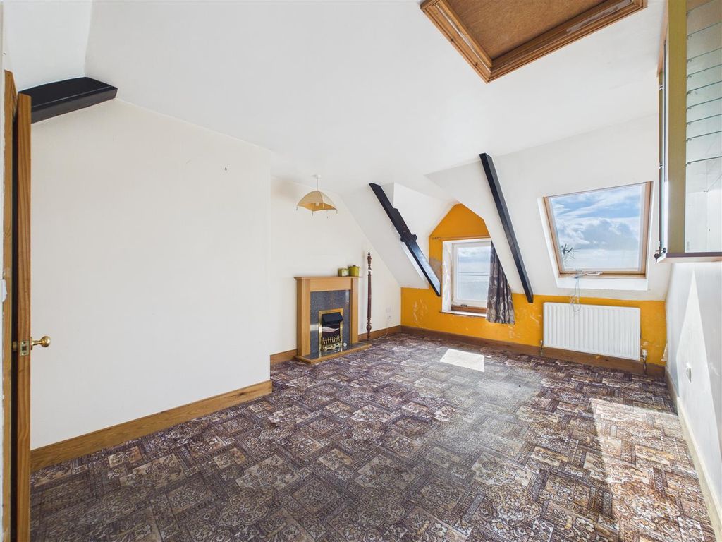 Property photo 3 of 14 Cam03812G0-Pr0146-Still005.Jpg