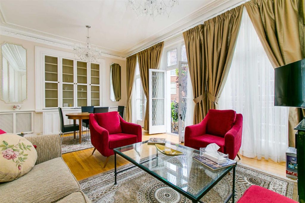 Property photo 3 of 10