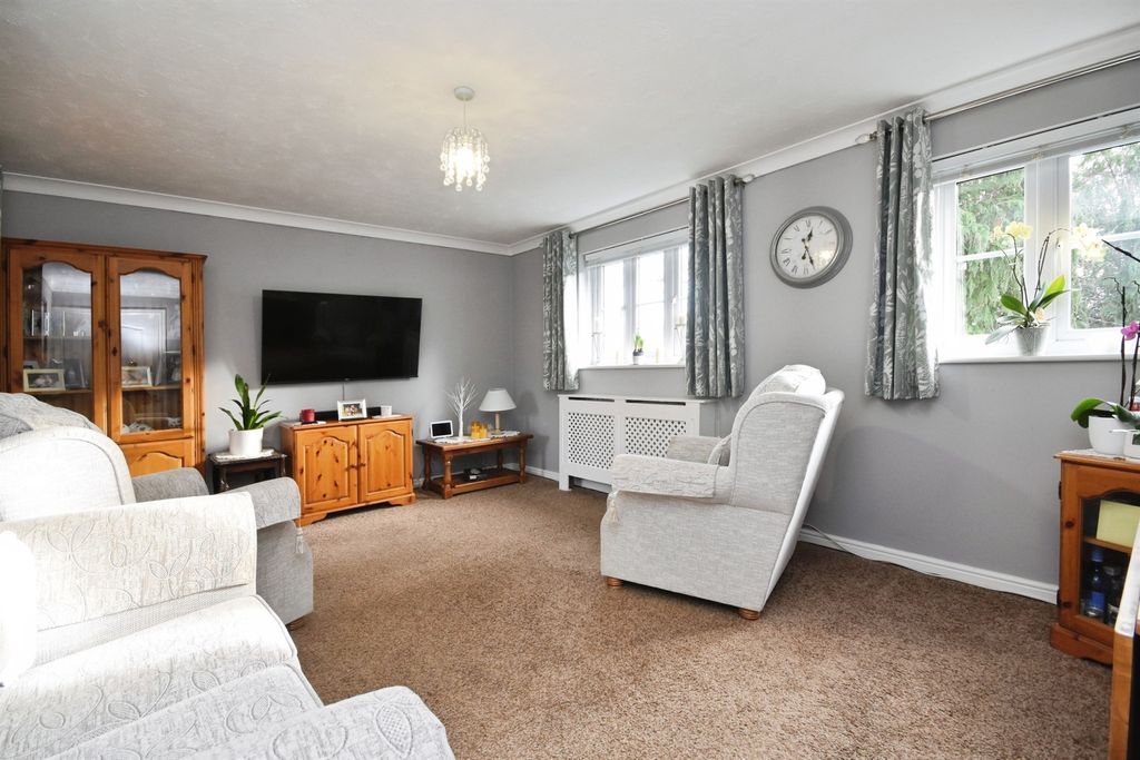 Property photo 3 of 12