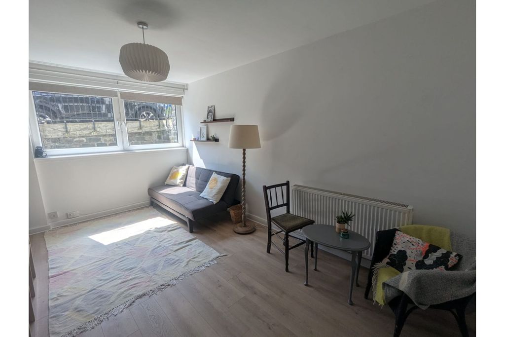 Property photo 1 of 30