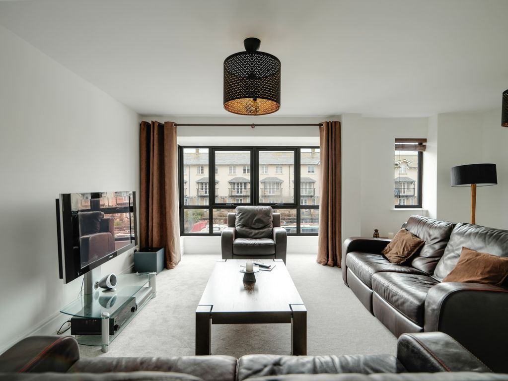 Property photo 2 of 19 Sitting Room