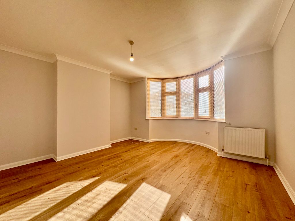 Property photo 3 of 8 Img_1156