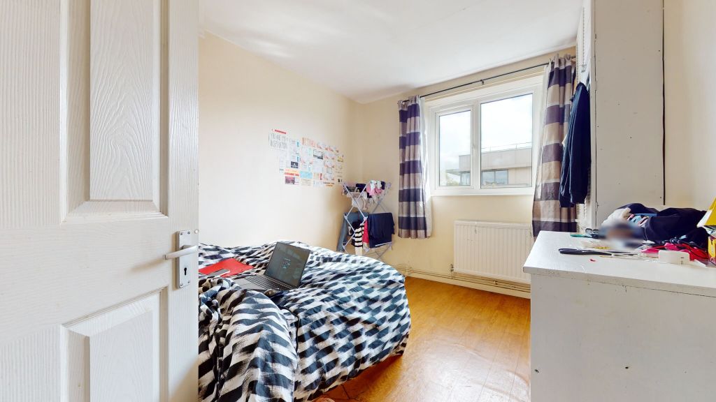 Property photo 1 of 12 Bedroom