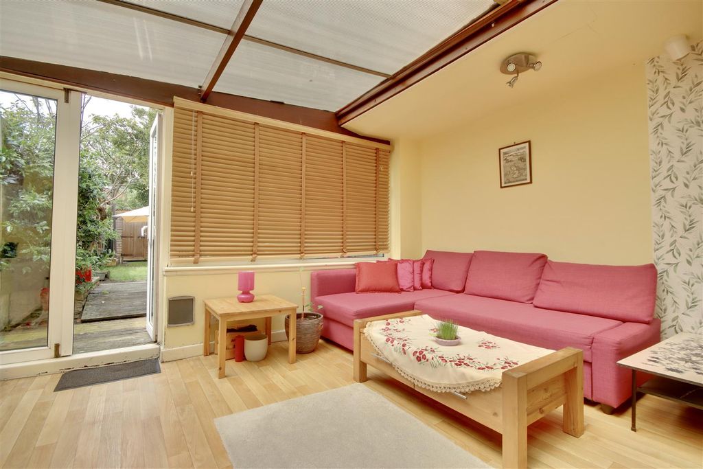 Property photo 3 of 15 891B3Aa2-Ed1D-499E-A32B-48D136Ac7A42_1_201_A.Jpeg