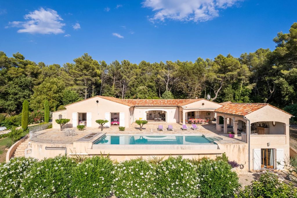 Property photo 2 of 23