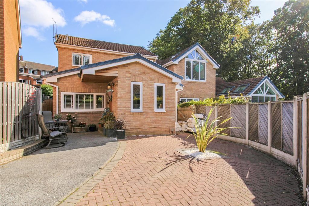 Property photo 1 of 22