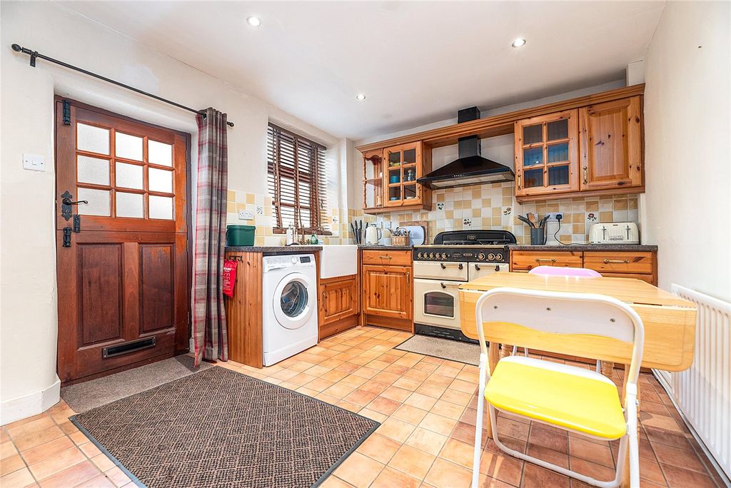 Property photo 2 of 28 Picture No. 09