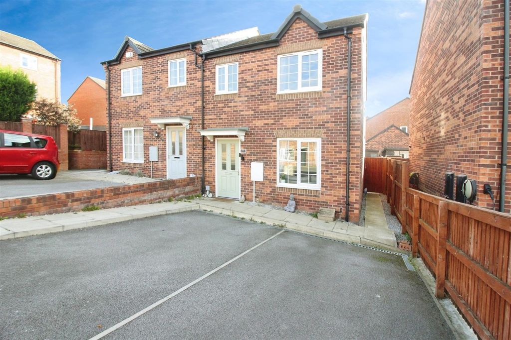 Property photo 1 of 16 Outside